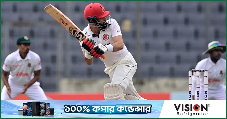 আবুধাবি টেস্টে নিয়ম ভেঙে শাস্তি পেলেন আফগান ক্রিকেটার